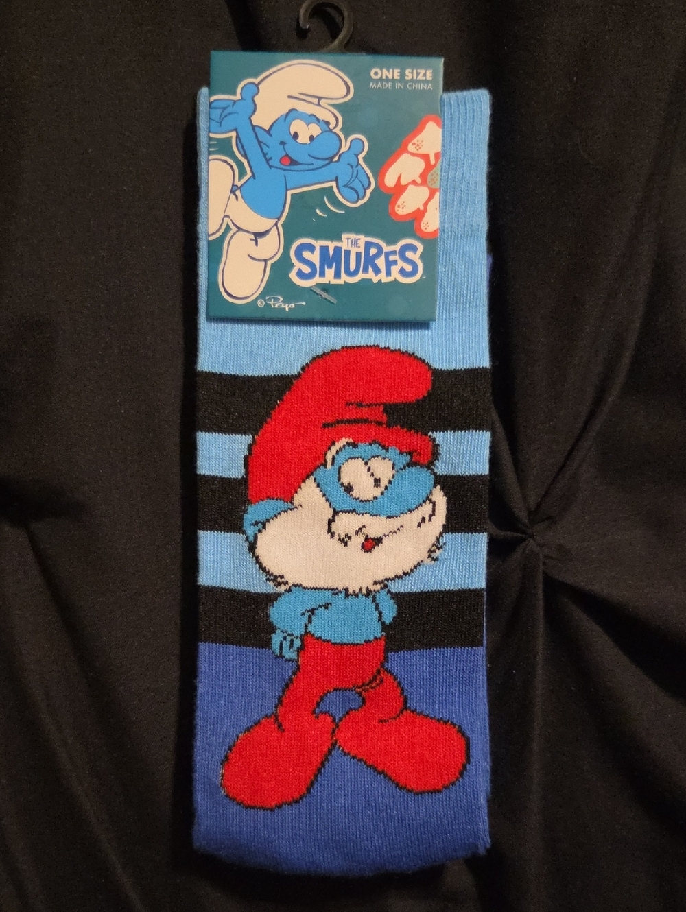 The Smurfs Casual Crew Socks – Blue & Red Papa Smurf Design